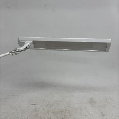 �e�[�u�����C�g DStorage