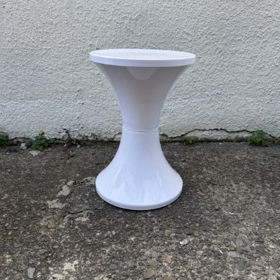 �T�C�h�e�[�u�� DStorage